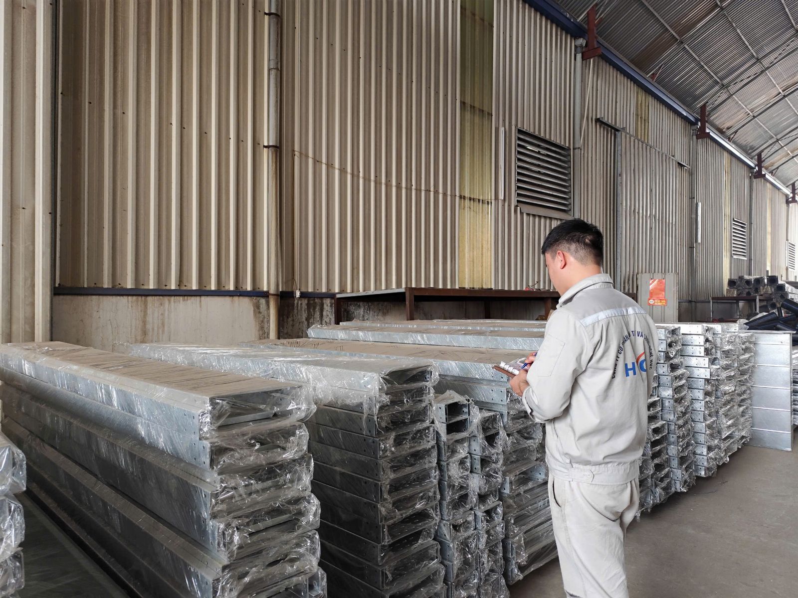 Xuất ngoại sang Lào, thang máng cáp của HVC Hưng Yên “góp mặt” tại dự án Thủy điện Nam Phak