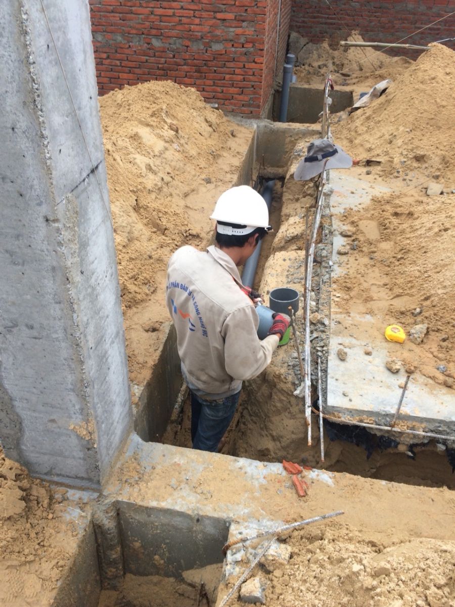 Thi công hệ thống điện nước ngoài nhà