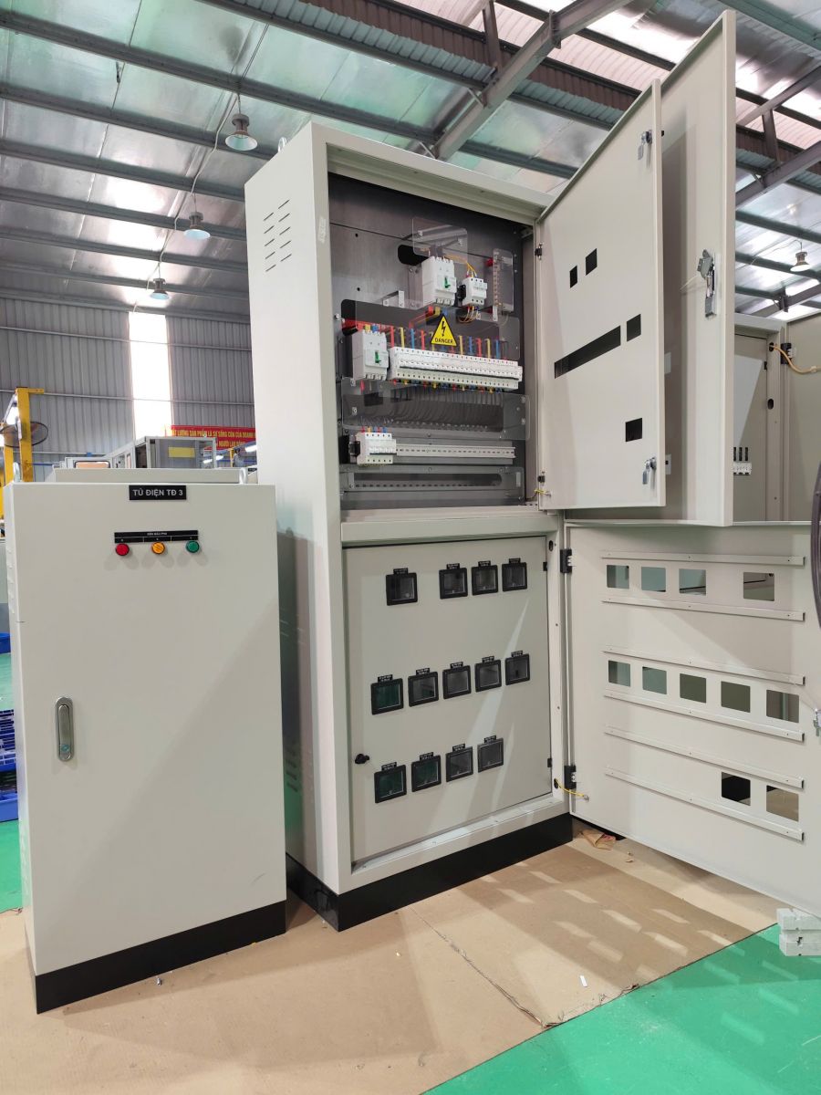 Lô tủ điện HVC Hưng Yên hoàn thiện giai đoạn 1 – sẵn sàng kiểm tra chất lượng và nghiệm thu trước khi bàn giao dự án