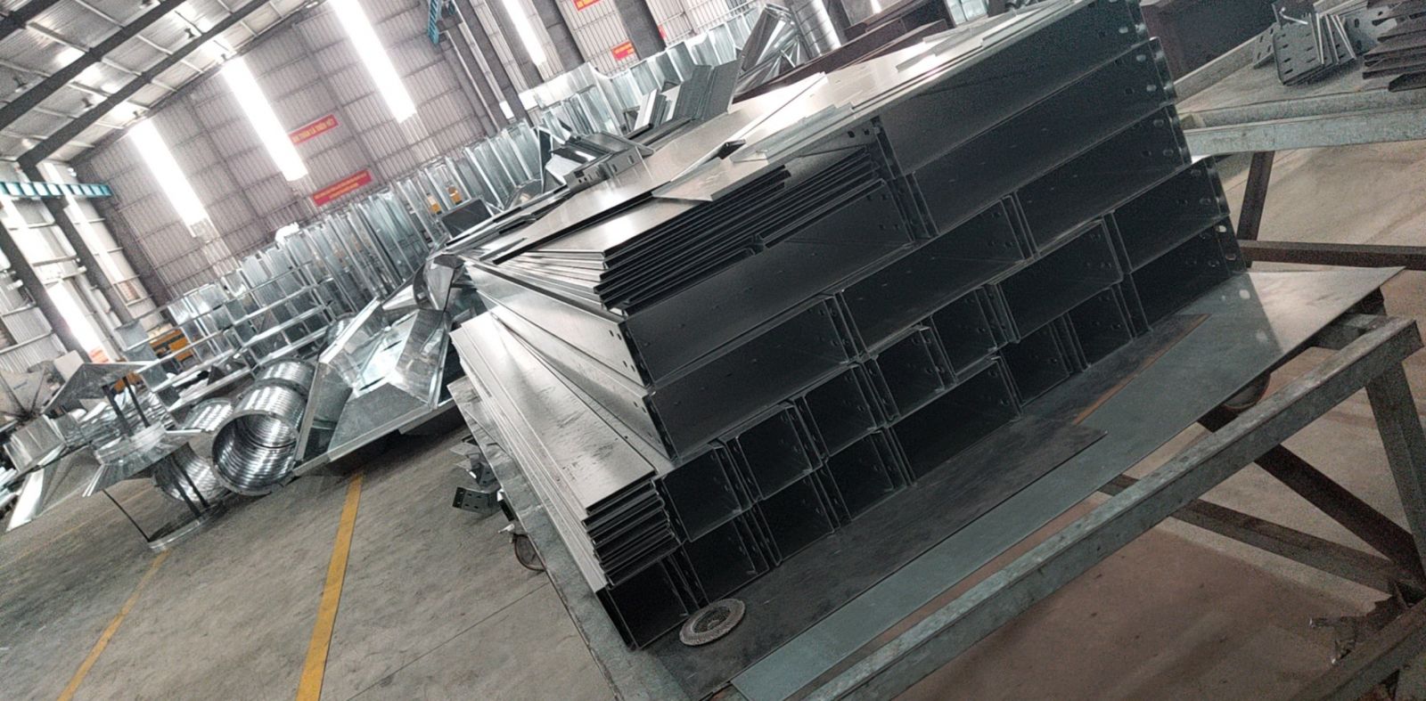 Máng cáp HVC Hưng Yên