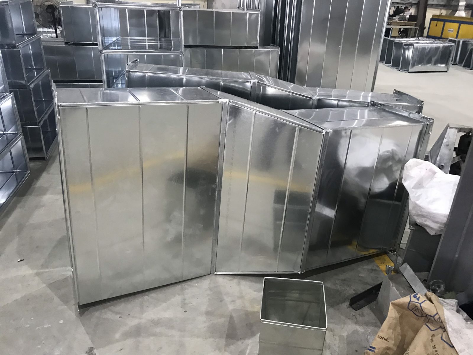 Ống gió vuông sản xuất tại HVC Hưng Yên
